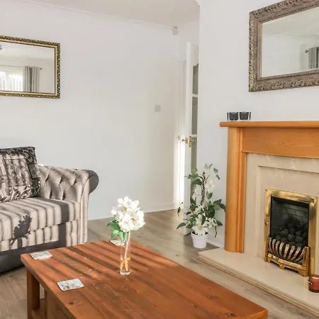 12 Chevin Drive